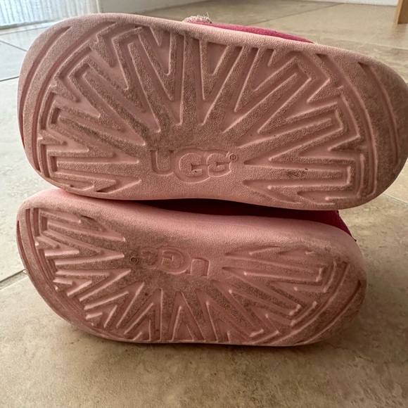 UGG pink on pink boots - Picture 5 of 7